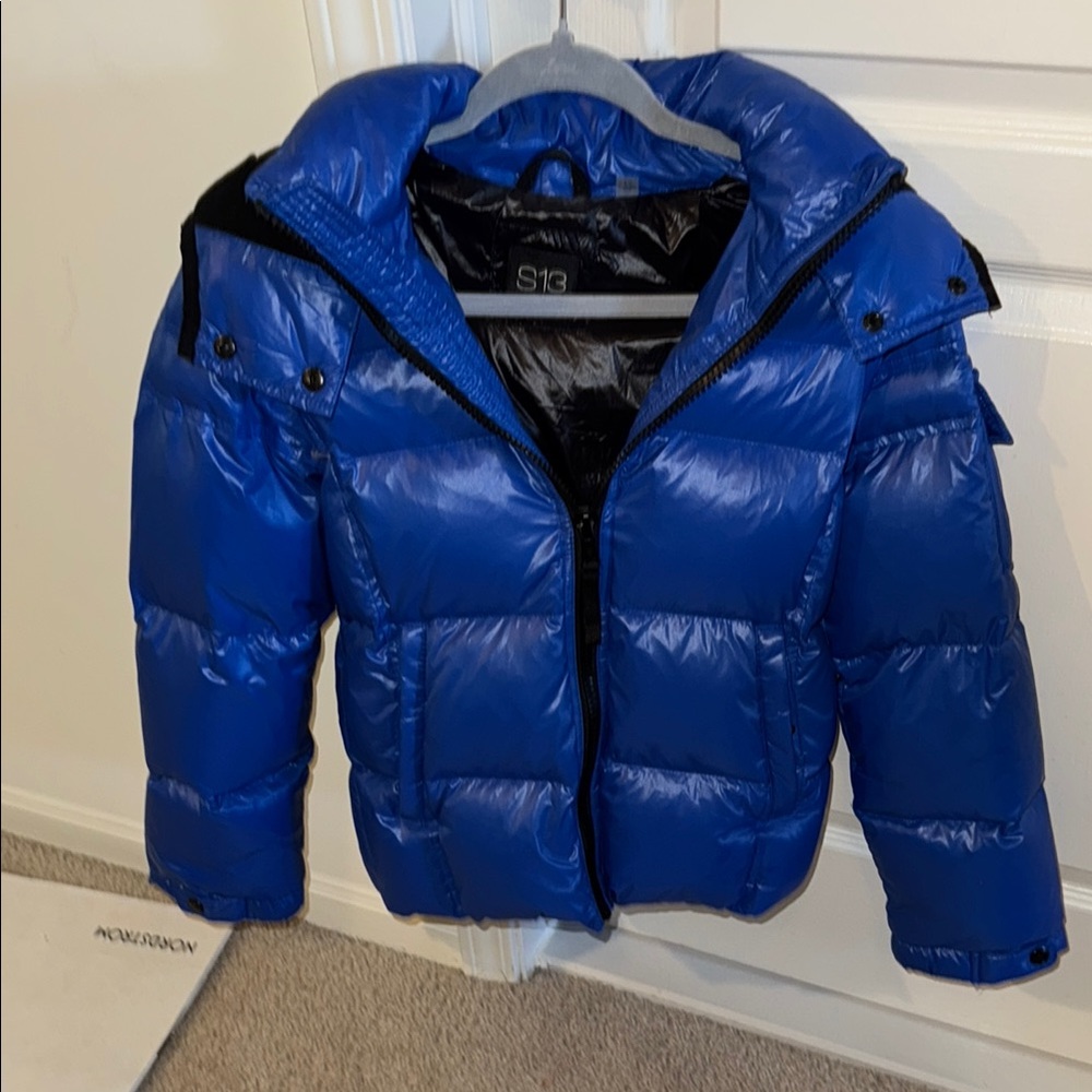 Stylish Kids Puffer Jacket in Vibrant Blue